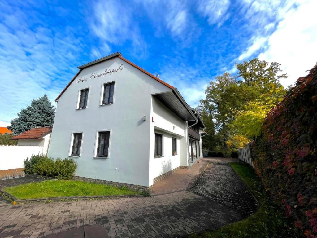 Penzion U Zameckeho Parku Trebon Exterior photo